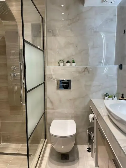 The Modern Apartment Салоники 0*,  Греция